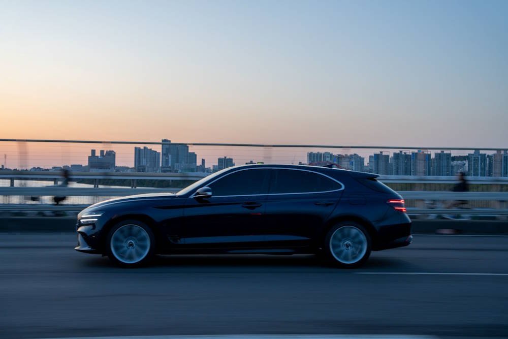 Black Car Service in Mississauga Luxury black car service in Mississauga